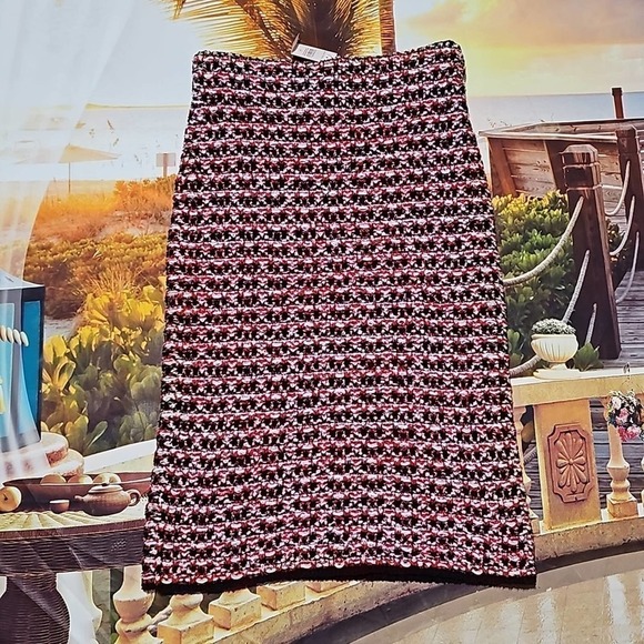 Ann Taylor Red White Black Long Skirt Size Medium New - Picture 2 of 8